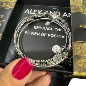 Alex and Ani Game of Thrones, Arya Stark Charm Bangle Rafaelian Silver NWT